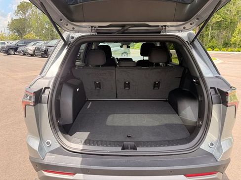 Used 2026 Chevrolet Equinox LT FWD image 11