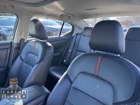 Used 2024 Nissan Sentra SR w/ SR Premium Package FWD image 17