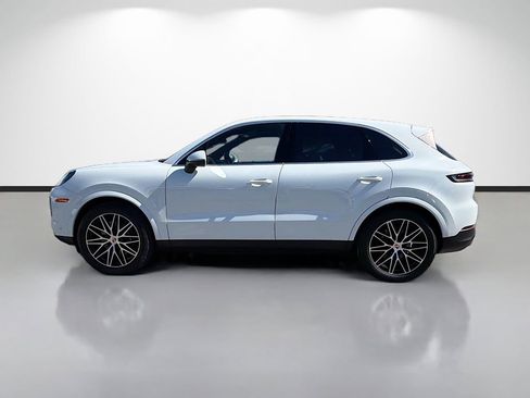 Used 2025 Porsche Cayenne AWD/4WD image 6