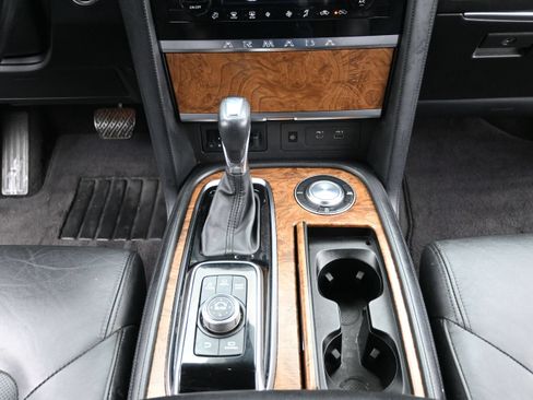 Used 2021 Nissan Armada SL w/ Captain's Chairs Package RWD image 19