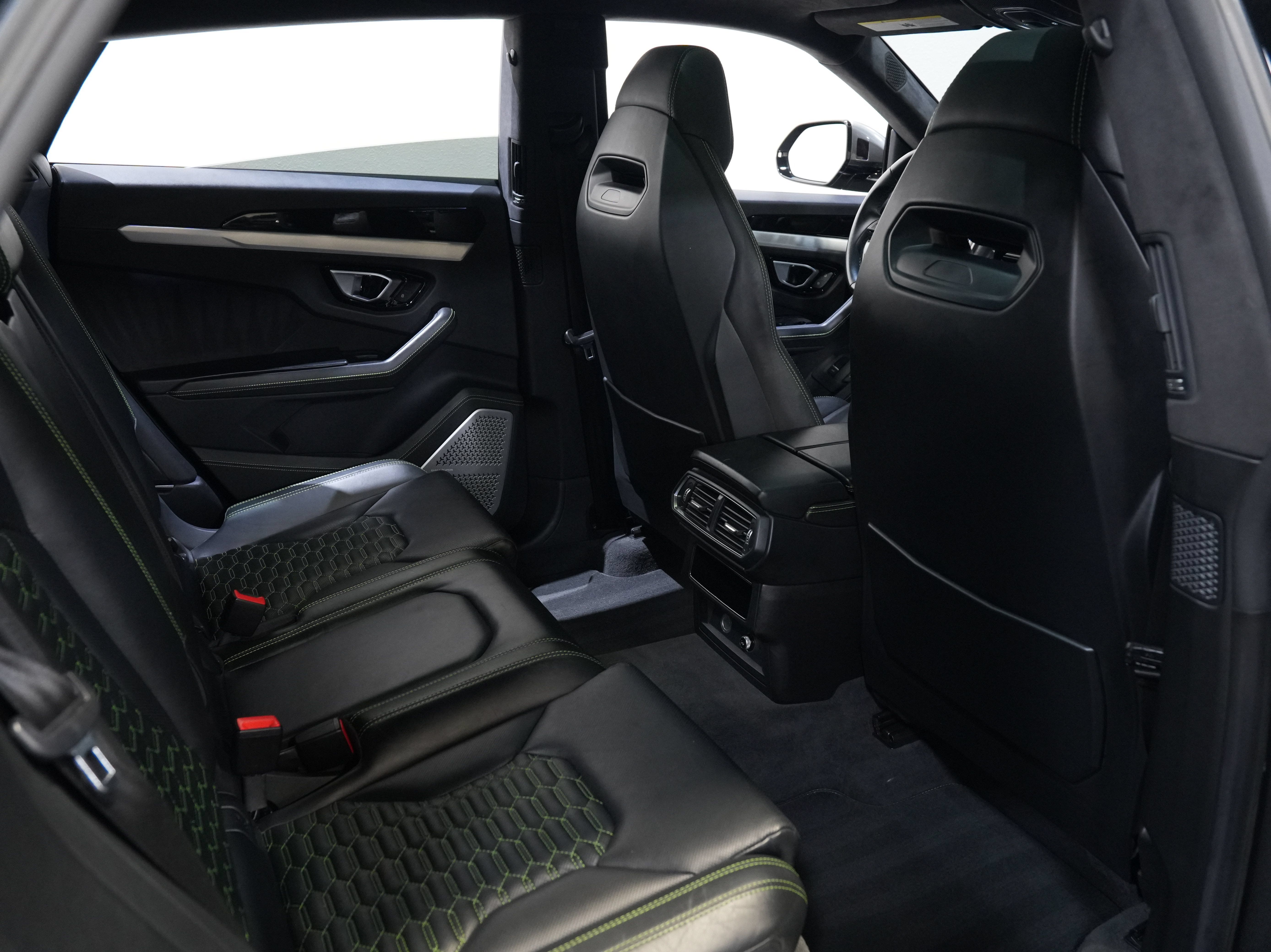 Used 2019 Lamborghini Urus AWD/4WD image 40