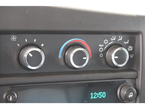 Used 2015 Chevrolet Express 3500 RWD image 17