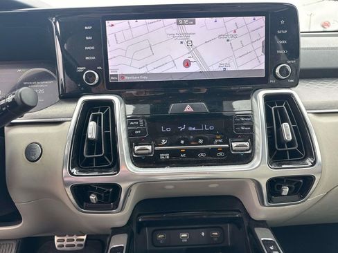 Certified 2022 Kia Sorento SX Prestige AWD/4WD image 34