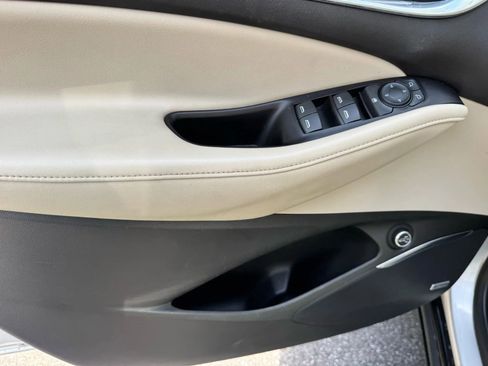 Used 2020 Buick Enclave Essence w/ Sport Touring Edition image 25