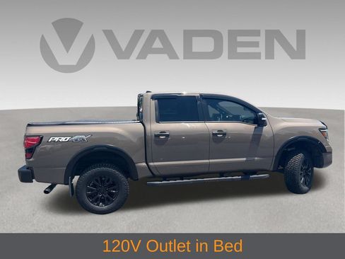 Used 2022 Nissan Titan PRO-4X w/ Pro-4x Convenience Package AWD/4WD image 22