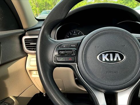 Used 2016 Kia Optima LX FWD image 10