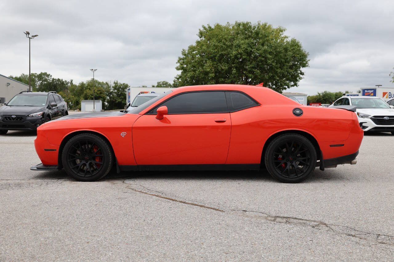 Used 2016 Dodge Challenger SRT Hellcat RWD image 8