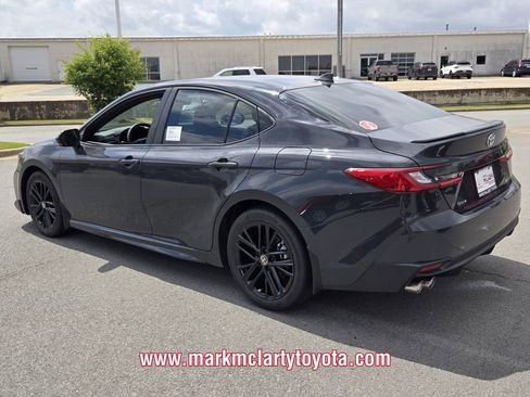 New 2026 Toyota Camry SE FWD image 3