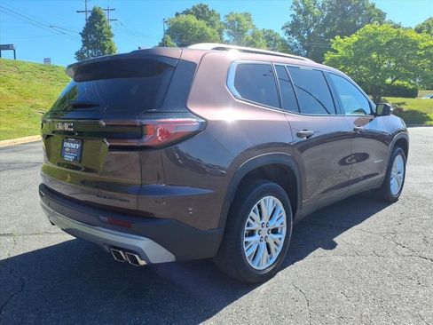 Used 2024 GMC Acadia Elevation w/ Luxury Package AWD/4WD image 3
