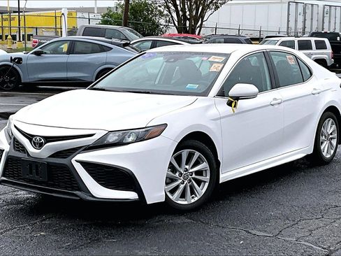Used 2024 Toyota Camry SE FWD image 7