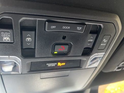 Used 2023 Toyota Tundra Platinum image 22