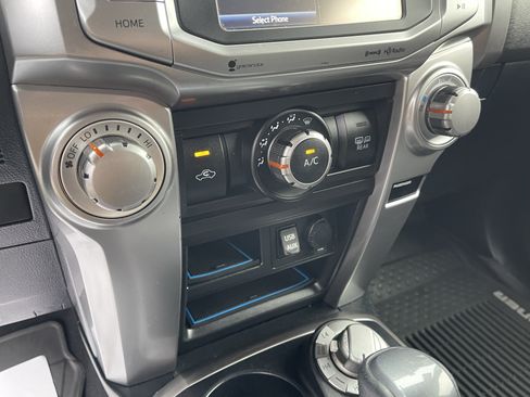 Certified 2019 Toyota 4Runner SR5 AWD/4WD image 24