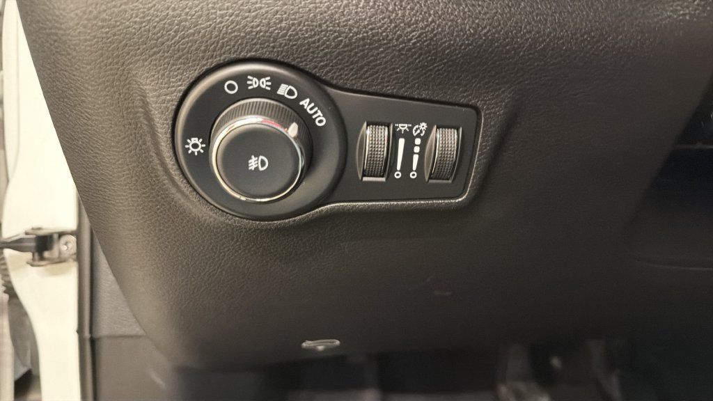 Used 2024 Jeep Compass Limited AWD/4WD image 16