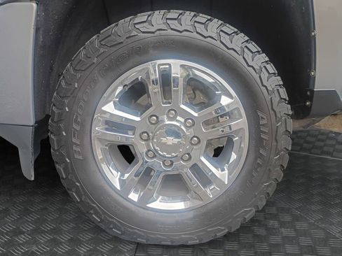 Used 2017 Chevrolet Silverado 2500 High Country AWD/4WD image 23