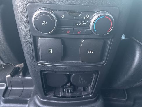 Used 2022 Ford Explorer Limited image 20