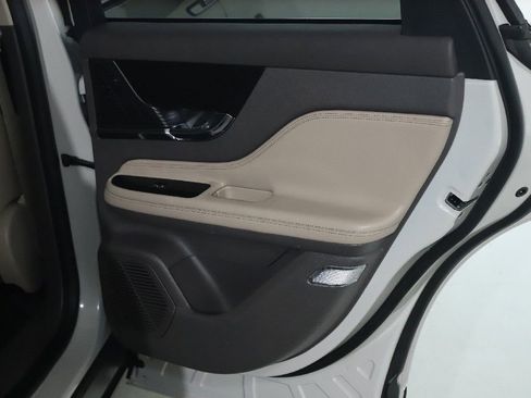 Certified 2022 Lincoln Corsair AWD w/ Premium Package image 32