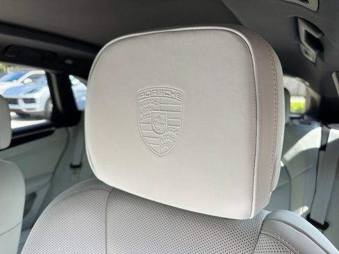 Certified 2026 Porsche Macan w/ Premium Package Plus AWD/4WD image 22