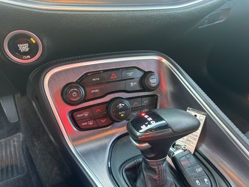 Used 2018 Dodge Challenger R/T image 20