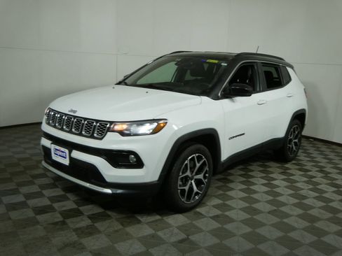 Used 2025 Jeep Compass Limited image 6