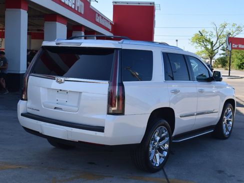 Used 2016 Cadillac Escalade Luxury AWD/4WD image 4