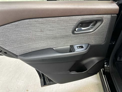 Certified 2023 Nissan Rogue SV image 28