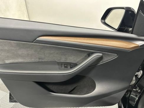 Used 2023 Tesla Model Y Long Range AWD/4WD image 14