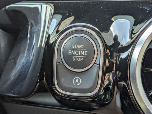 Used 2022 Mercedes-Benz GLA 250 4MATIC image 22