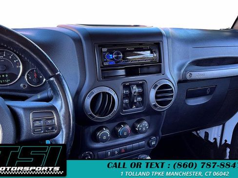 Used 2015 Jeep Wrangler Unlimited Sport w/ Quick Order Package 24S AWD/4WD image 6
