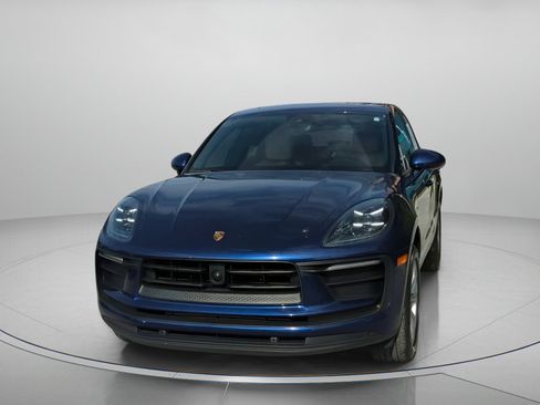 Used 2024 Porsche Macan AWD/4WD image 10