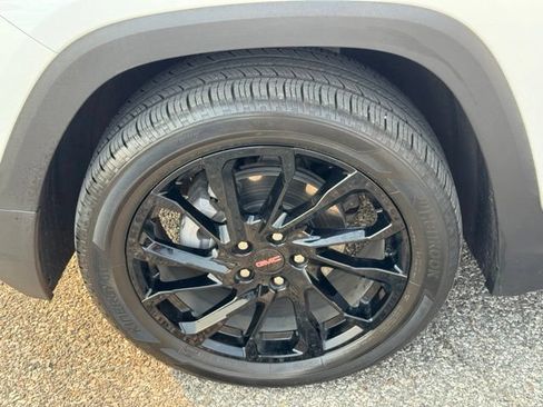 Used 2024 GMC Terrain SLT w/ Infotainment Package II AWD/4WD image 20