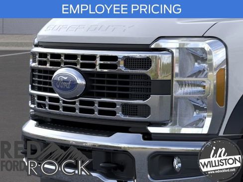 New 2025 Ford F550 4x4 Regular Cab Super Duty w/ XL Chrome Package image 17