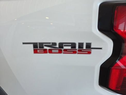 Used 2024 Chevrolet Colorado Trail Boss w/ Technology Package AWD/4WD image 47