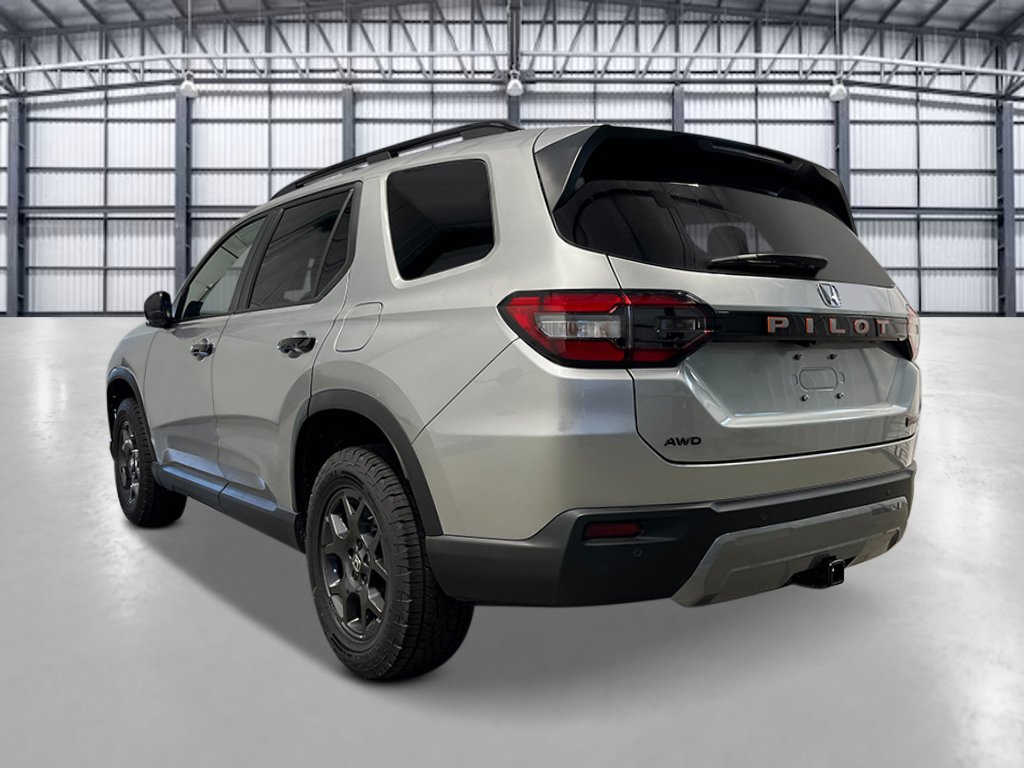 New 2026 Honda Pilot TrailSport image 3
