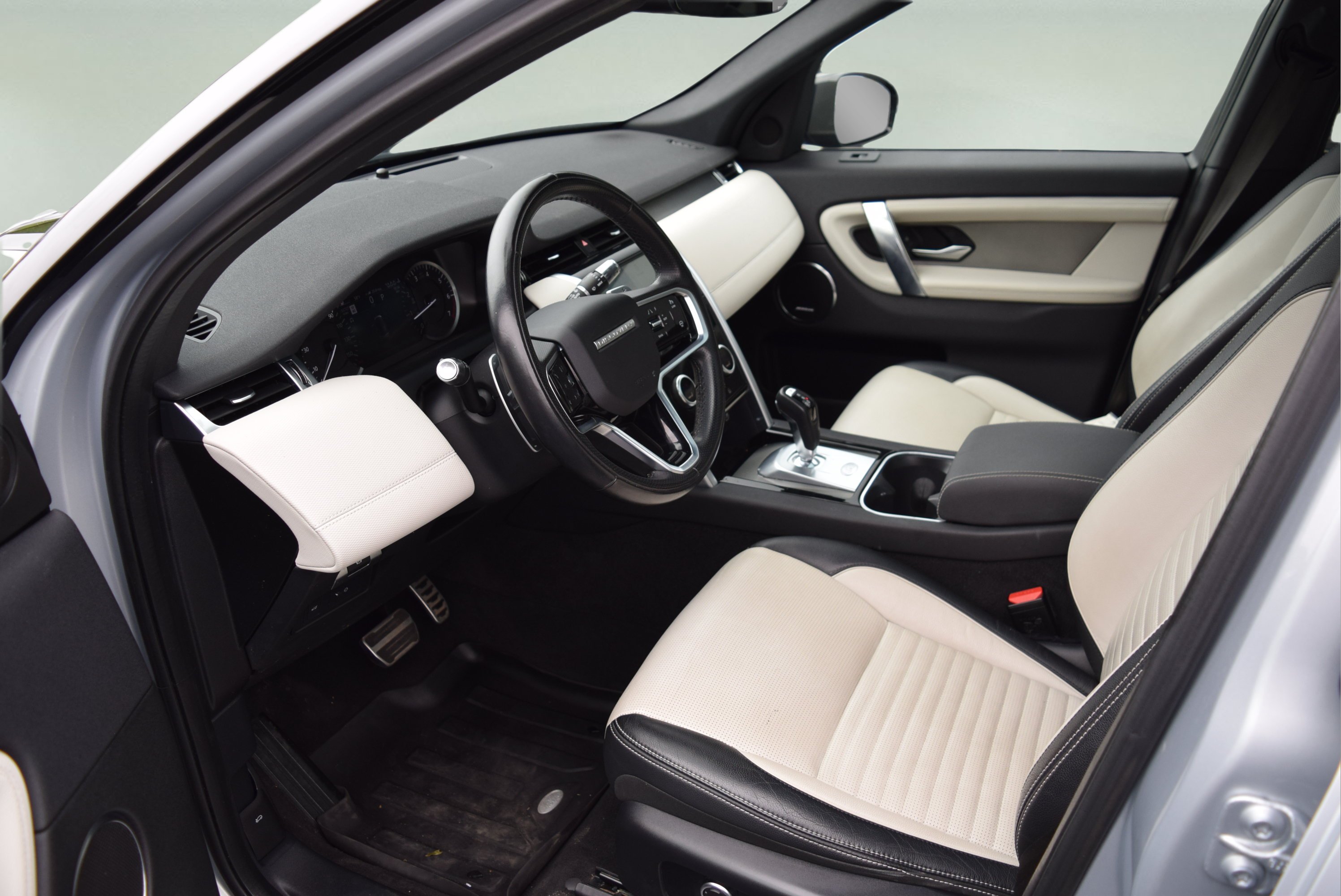 Used 2022 Land Rover Discovery Sport S R-Dynamic AWD/4WD image 10