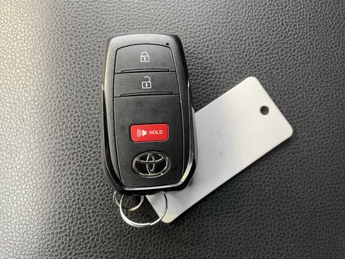 Used 2025 Toyota 4Runner SR5 image 30