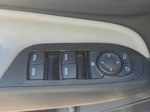 Used 2023 Chevrolet Equinox LT w/ Driver Convenience Package image 30