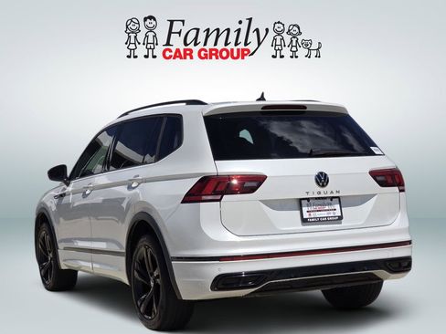 Used 2023 Volkswagen Tiguan SE R-Line FWD image 3