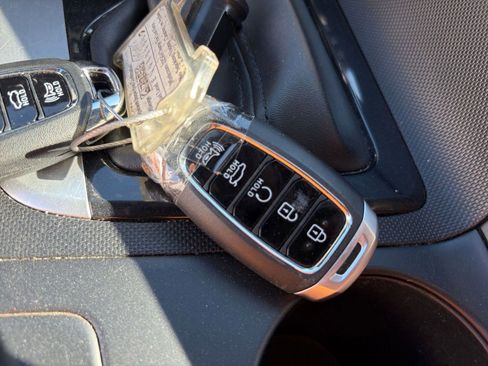 Used 2023 Hyundai Elantra SEL image 23