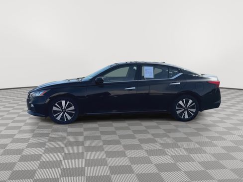 Used 2021 Nissan Altima 2.5 SV w/ SV Premium Package image 5