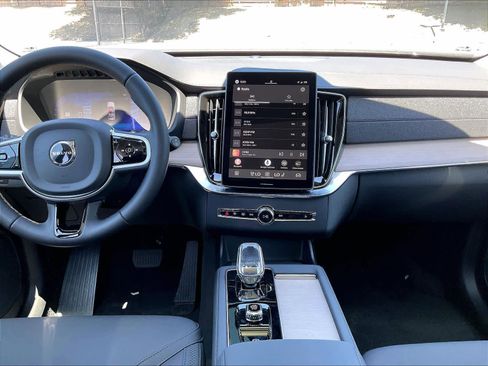 New 2026 Volvo XC90 T8 Plus w/ Protection Package AWD/4WD image 9