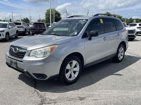 Used 2015 Subaru Forester 2.5i w/ Alloy Wheel Package AWD/4WD image 3