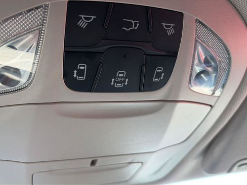 Used 2021 Chrysler Pacifica Touring-L w/ Uconnect Theater Family Group AWD/4WD image 20