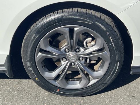 Certified 2023 Honda Accord EX image 27