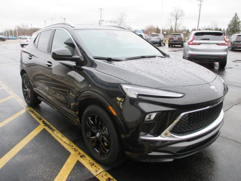 Used 2024 Buick Encore GX Sport Touring image 7