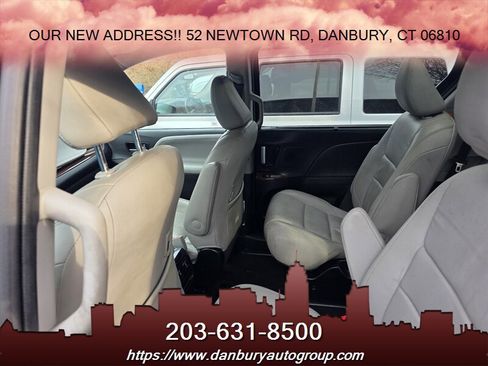 Used 2018 Toyota Sienna Limited Premium image 6