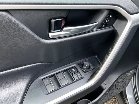 Certified 2023 Toyota RAV4 XLE Premium image 32