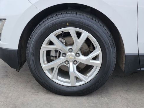 Used 2018 Chevrolet Equinox Premier image 11