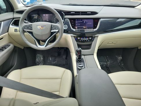 Certified 2024 Cadillac XT6 Premium Luxury w/ Technology Package FWD image 13