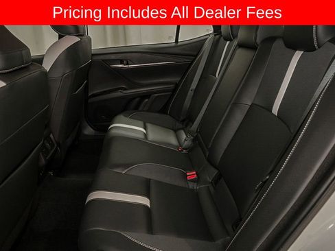 Used 2025 Toyota Camry SE FWD image 8
