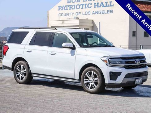 Used 2022 Ford Expedition XLT RWD image 3